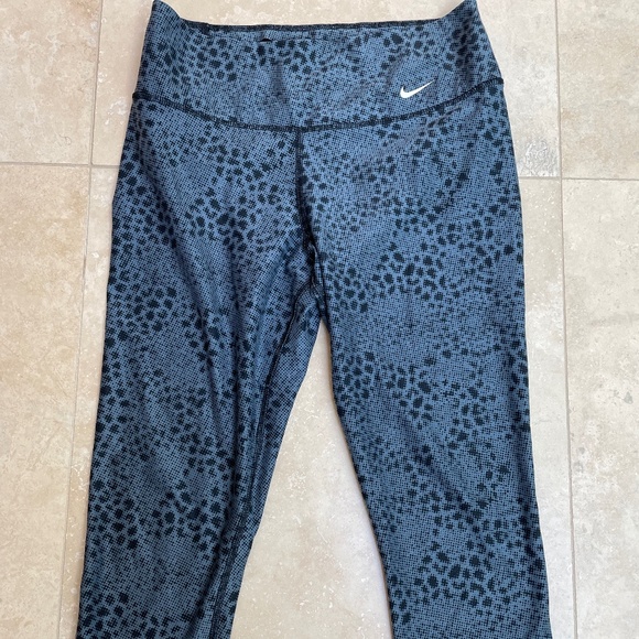 Nike Dri-Fit Cropped leggings - Picture 1 of 3